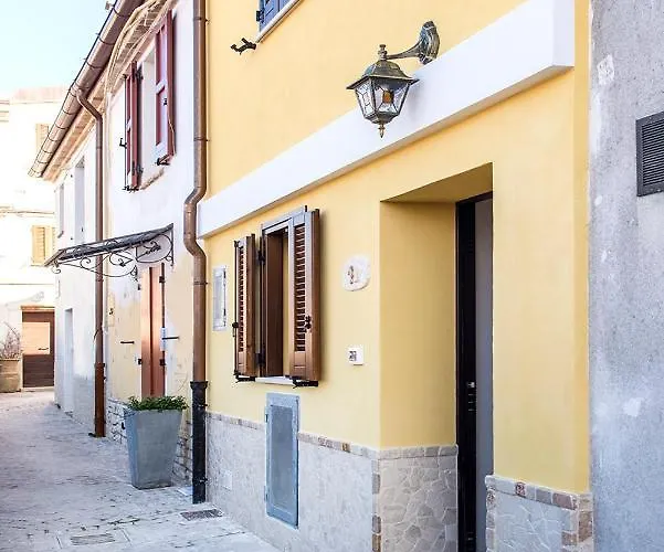 S291 - Sirolo, Nuovo Cielo-Terra Trilocale In Centro Storico